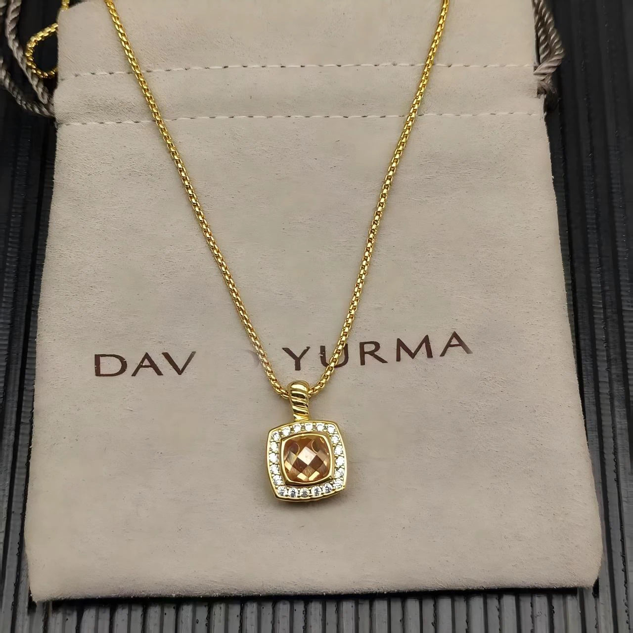 2025 New DY Classic Love Color Pendant Necklace Temperament Exquisite and Elegant Jewelry Both Men and Women Can Wear