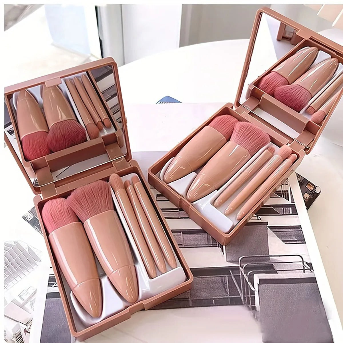 5Pcs Portable Makeup Brush Set with Mirror Foldable Travel Mini Kit
